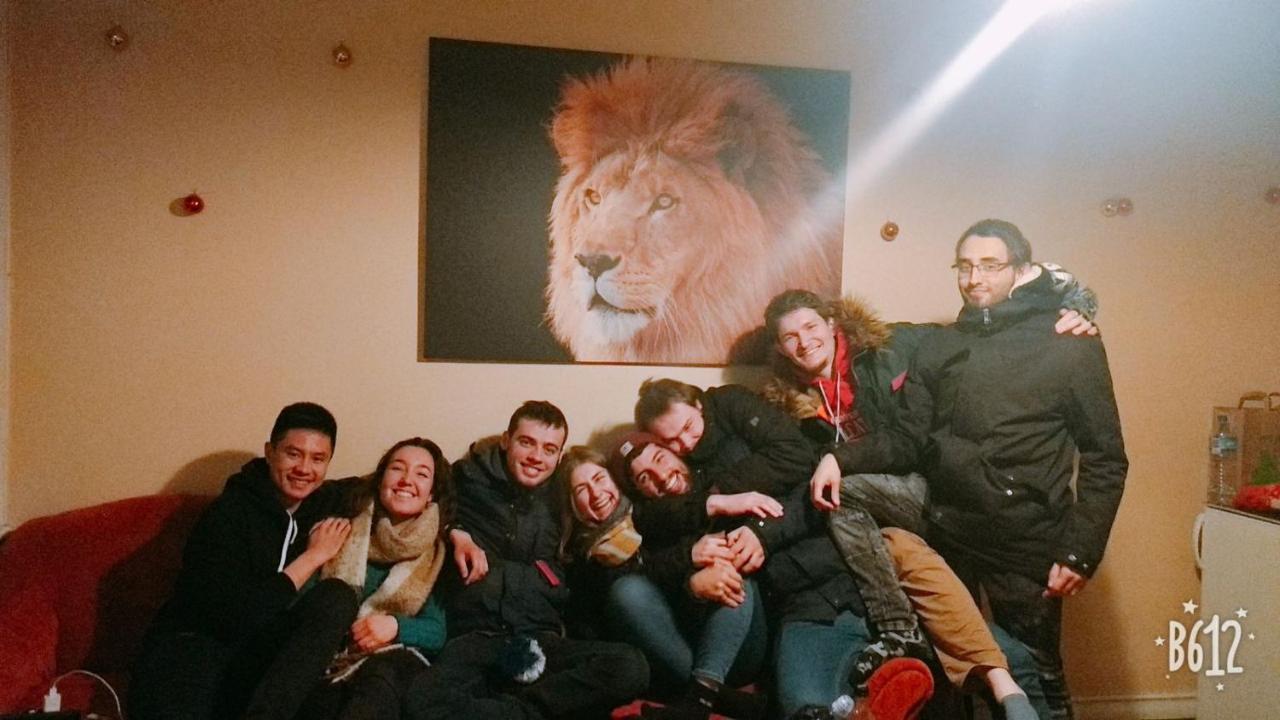 Escobars Backpackers Hostel Riga Extérieur photo